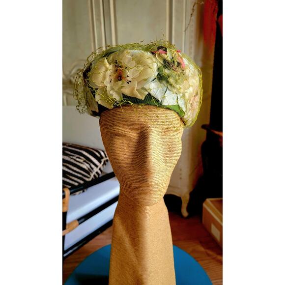 Vintage 1950s Jean Sutton Floral Green Netted Pill Box Hat - Picture 1 of 11